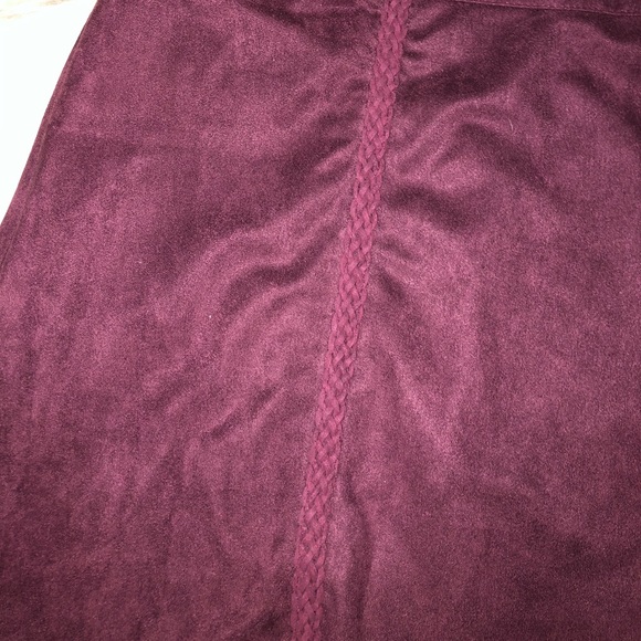 Purple boutique suede skirt - Picture 2 of 3